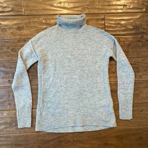 Gap Turtleneck Sweater Small Lt Heather Grey Knit Wool Blend Classic Minimalist